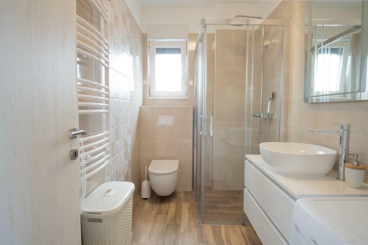 Luxury View Apartments Рогозниця Екстер'єр фото