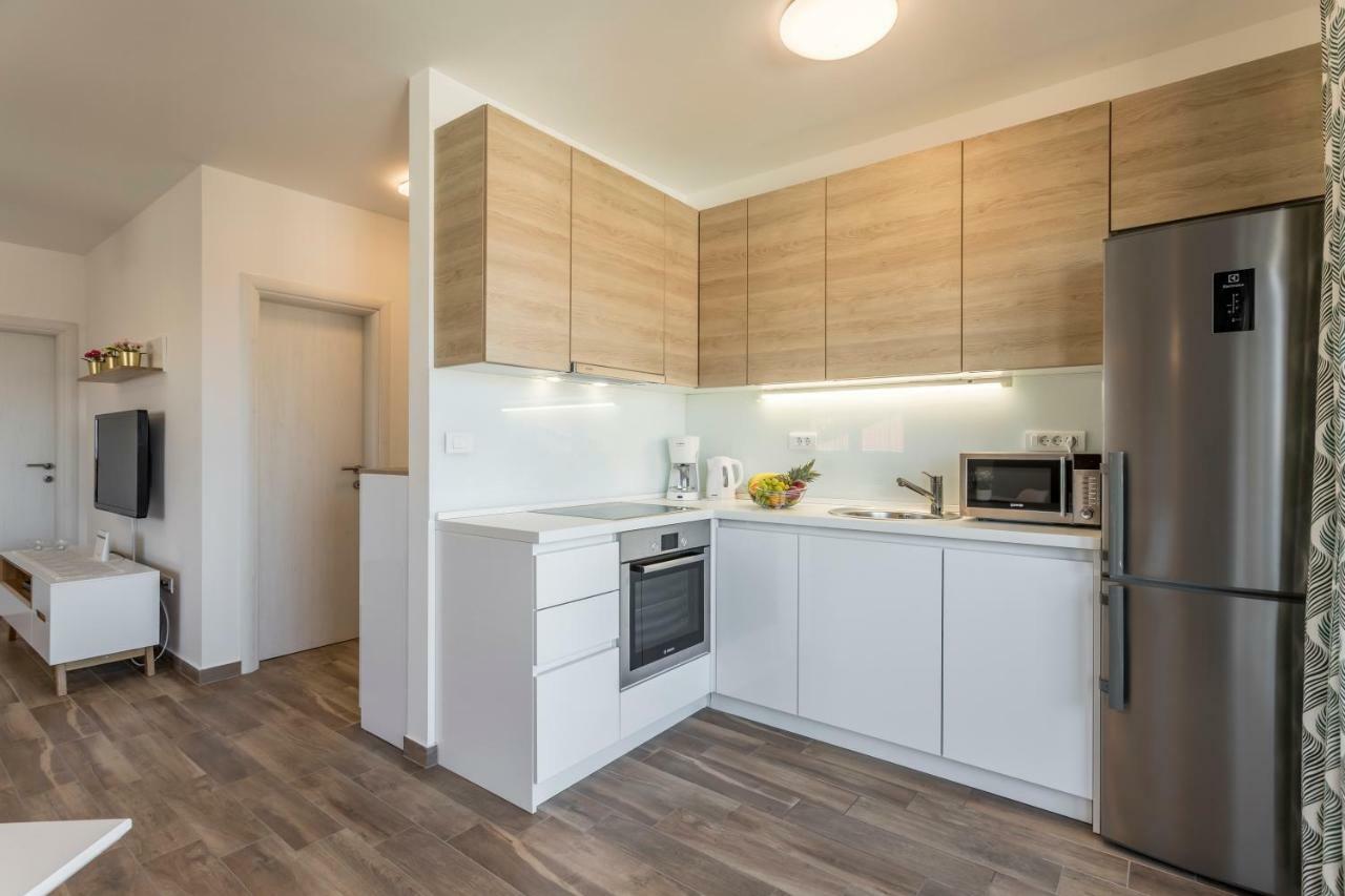 Luxury View Apartments Рогозниця Екстер'єр фото