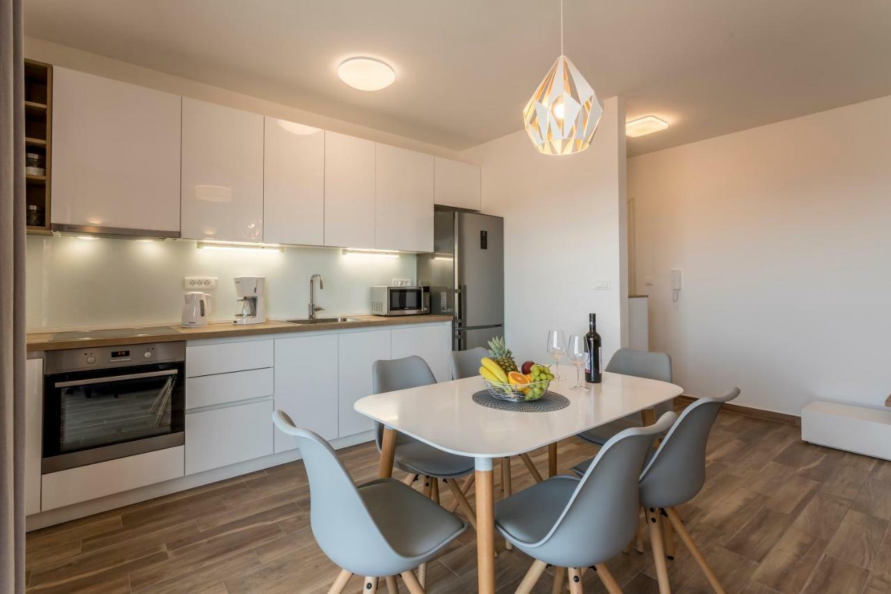 Luxury View Apartments Рогозниця Екстер'єр фото