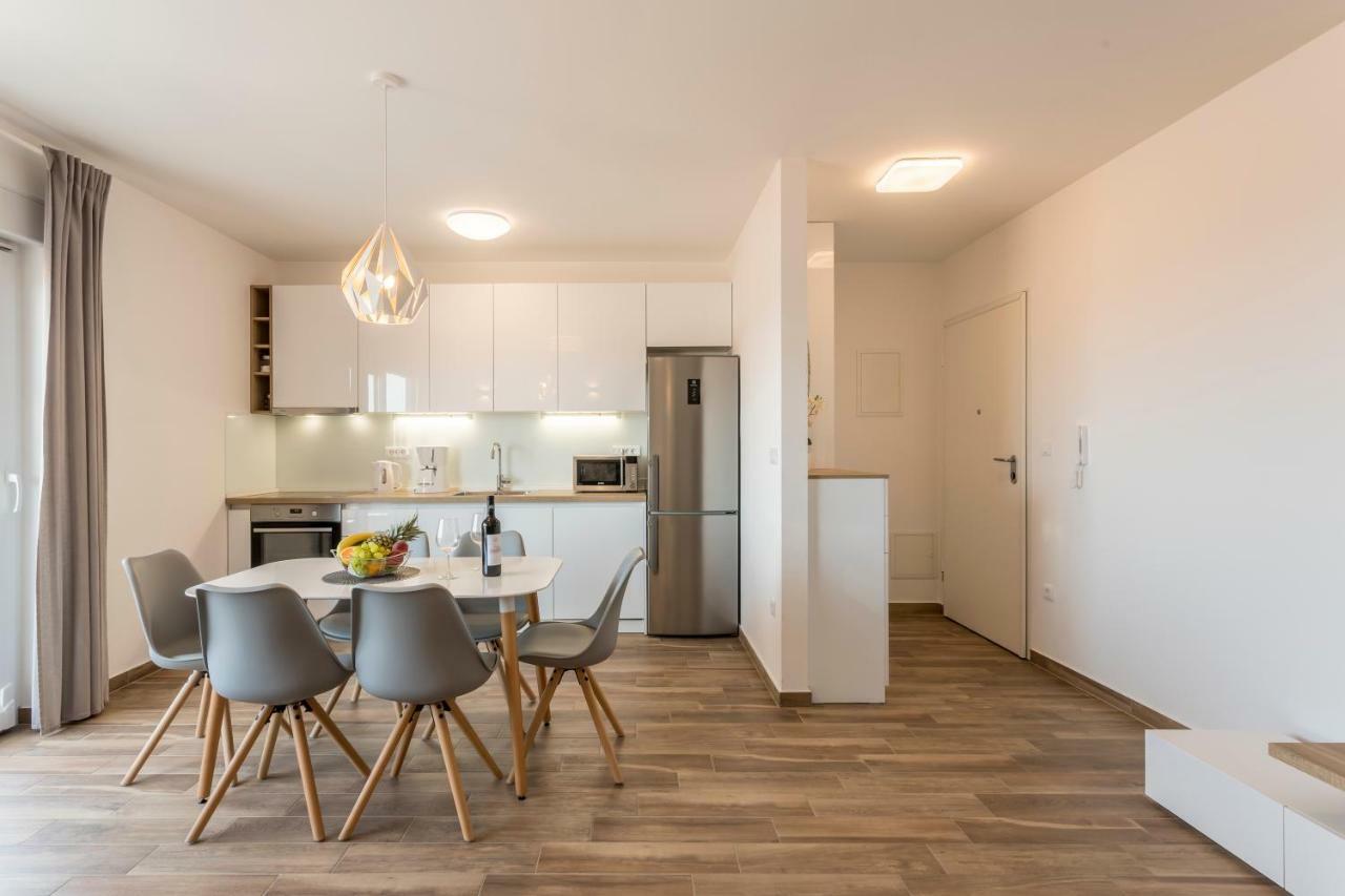 Luxury View Apartments Рогозниця Екстер'єр фото