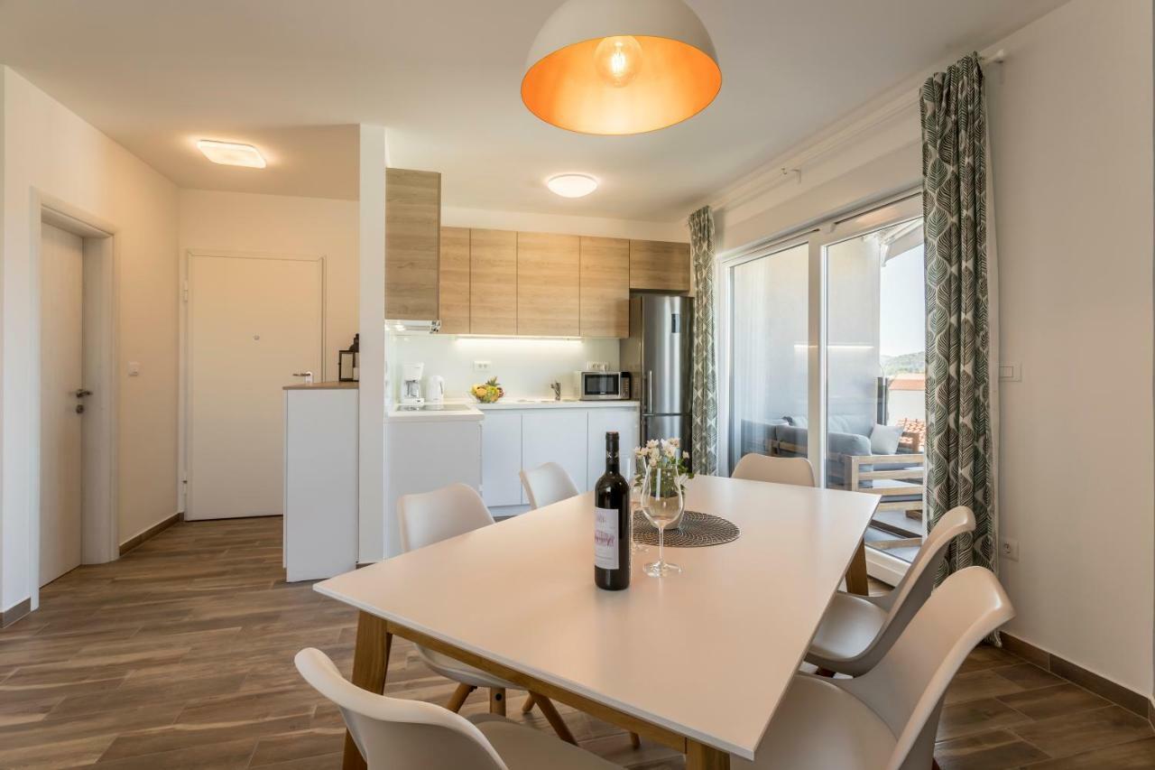 Luxury View Apartments Рогозниця Екстер'єр фото