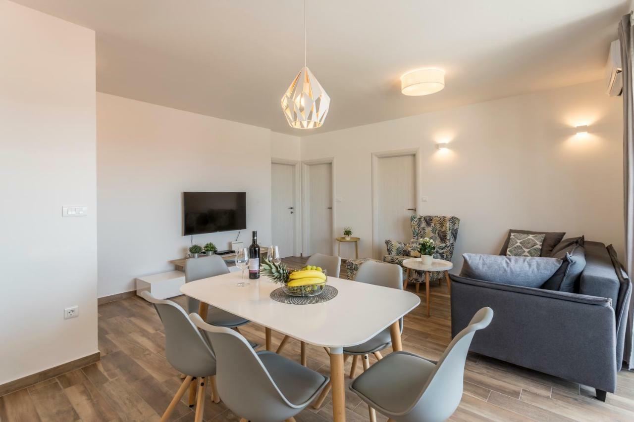 Luxury View Apartments Рогозниця Екстер'єр фото
