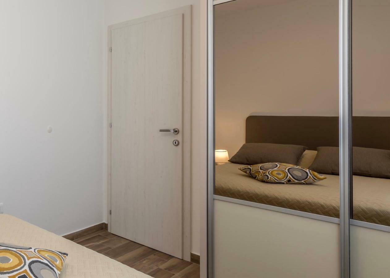 Luxury View Apartments Рогозниця Екстер'єр фото