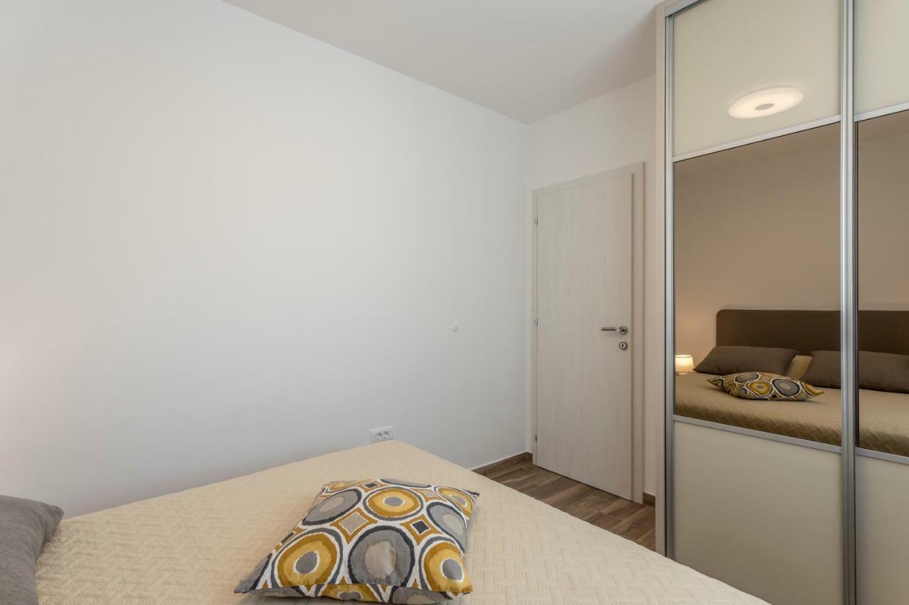 Luxury View Apartments Рогозниця Екстер'єр фото