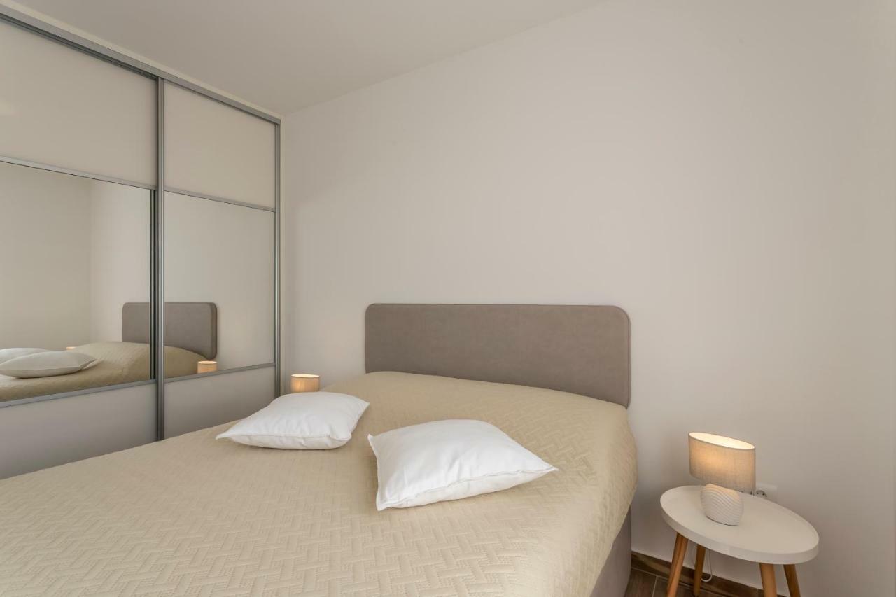 Luxury View Apartments Рогозниця Екстер'єр фото